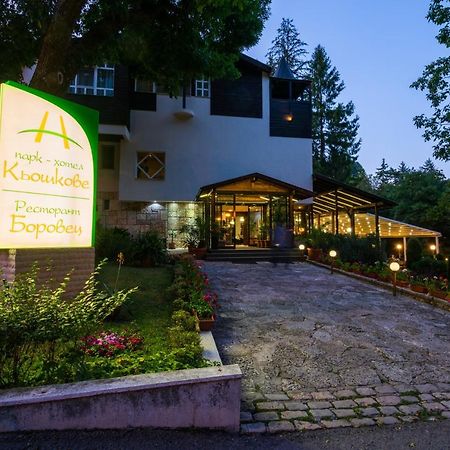 Family Park Hotel Kyoshkove Schumen Exterior foto