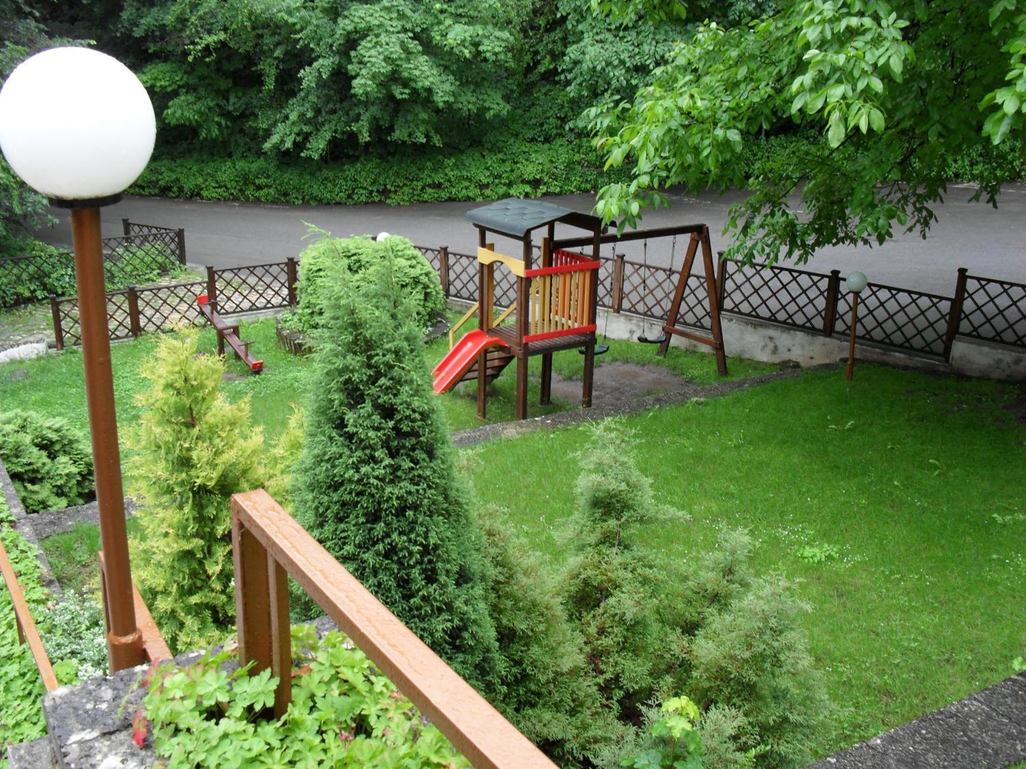 Family Park Hotel Kyoshkove Schumen Exterior foto