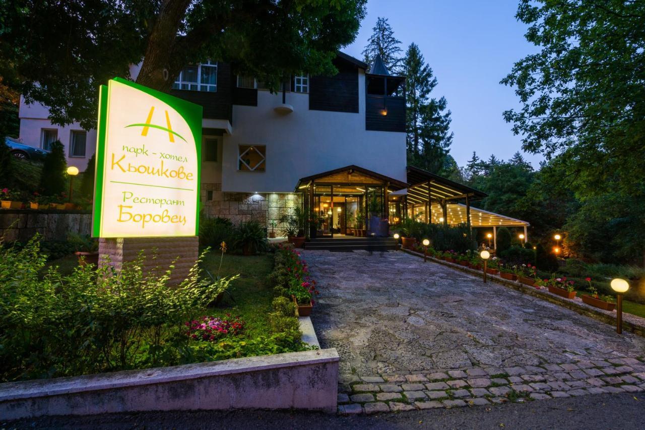 Family Park Hotel Kyoshkove Schumen Exterior foto