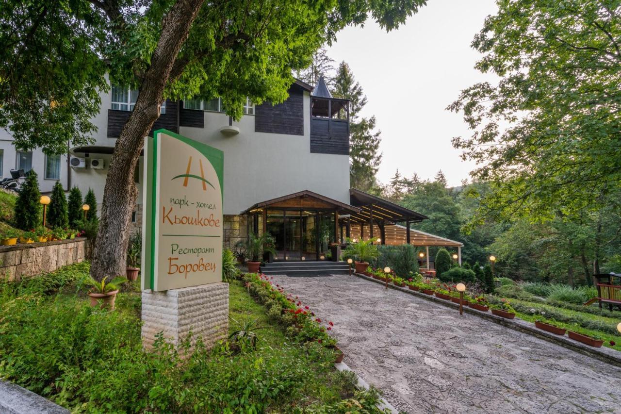 Family Park Hotel Kyoshkove Schumen Exterior foto